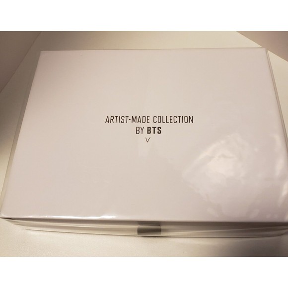 BTS V KIM TAEHYUNG BROOCH CLOUD DROPS ARTIST MADE COLLECTION K-POP- SEALED- NEW - Picture 1 of 12